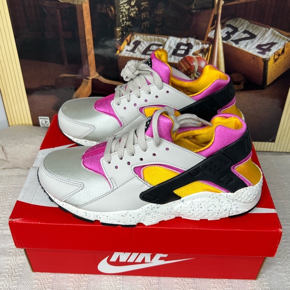 'Huarache Run' (GS) - Picture 2 of 6